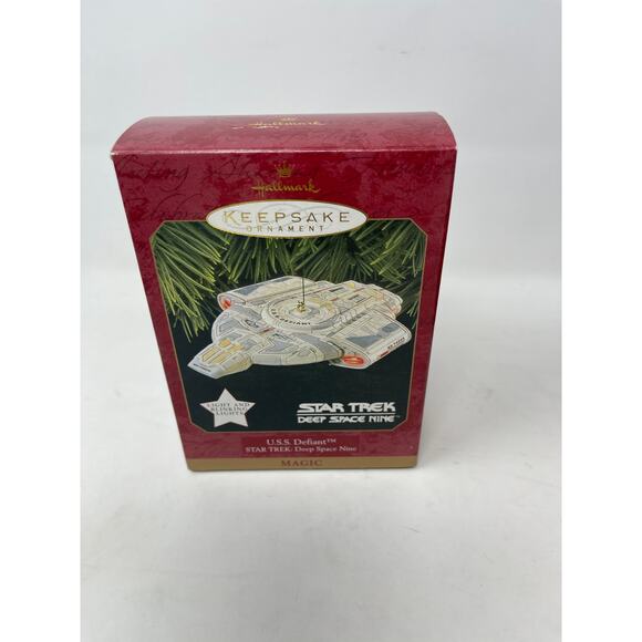 HALLMARK STAR TREK 1997 USS U.S.S. DEFIANT MAGIC KEEPSAKE CHRISTMAS ORNAMENT - Picture 2 of 6